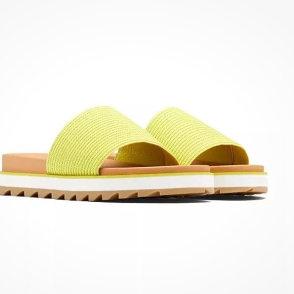 Sorel neon yellow Bolt, Gum, Roaming Easy Slide Sandals, Sizes 6.5 - Picture 2 of 8